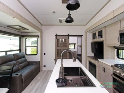 2025 Grand Design Influence — photo 9 view