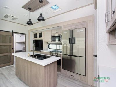 2025 Grand Design Influence — photo 8 view