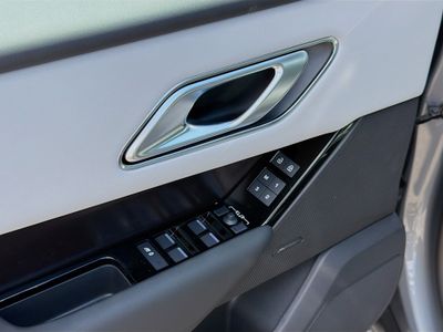 2026 Land Rover Range Rover Velar - Photo 22