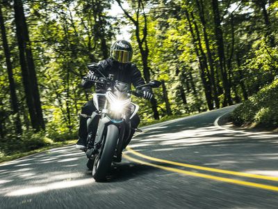 2026 CFMOTO 450NK - Photo 7