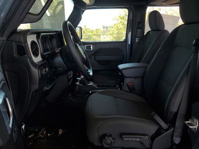 2026 Jeep Wrangler — photo 17 view