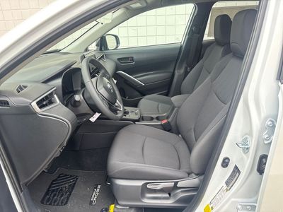 2026 Toyota Corolla Cross — photo 9 view