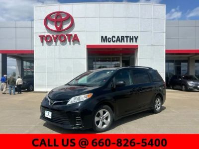 2020 Toyota Sienna - Photo 1