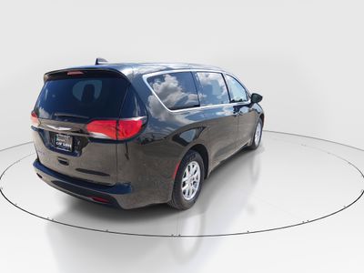 2023 Chrysler Voyager - Photo 7