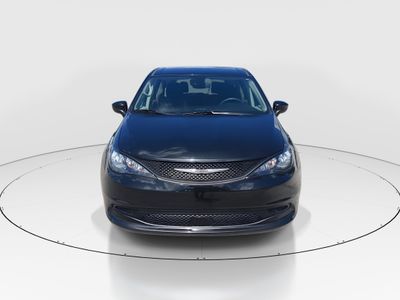 2023 Chrysler Voyager - Photo 2
