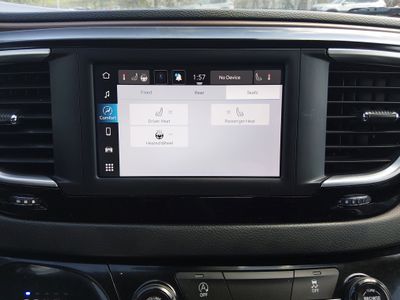 2023 Chrysler Voyager - Photo 18