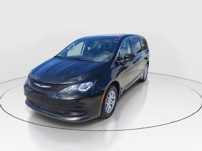 2023 Chrysler Voyager - Photo 3