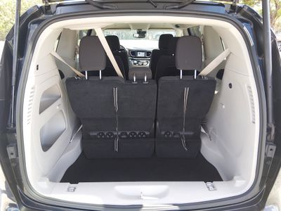 2023 Chrysler Voyager - Photo 11