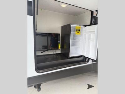 2025 Forest River RV Vibe — photo 11 view