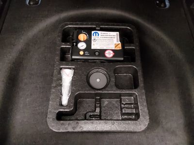 2024 Jeep Compass — photo 18 view