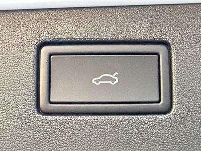 2026 Volkswagen Tiguan — photo 12 view