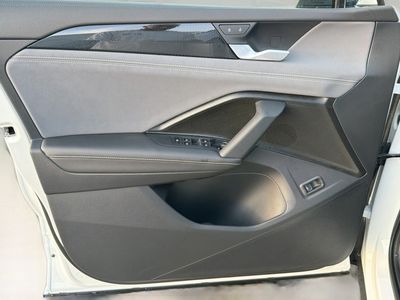 2026 Volkswagen Tiguan — photo 21 view