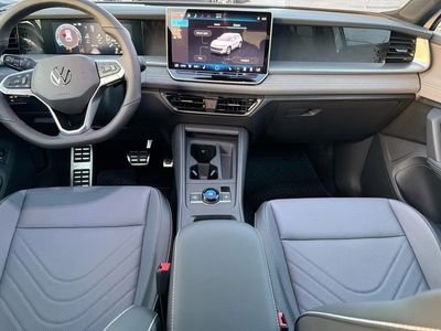 2026 Volkswagen Tiguan — photo 18 view