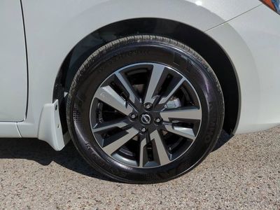 2025 Nissan Versa — photo 11 view