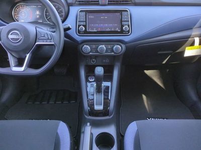 2025 Nissan Versa — photo 17 view