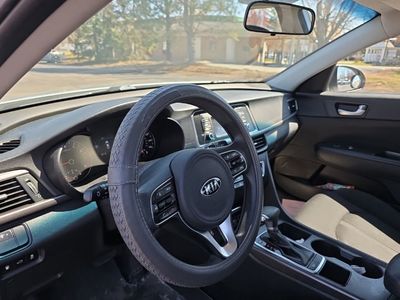 2017 Kia Optima LX - Photo 25