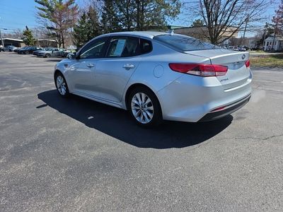 2017 Kia Optima LX - Photo 7