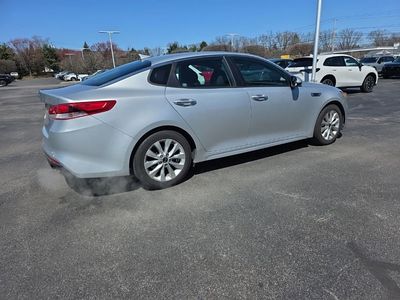 2017 Kia Optima LX - Photo 9