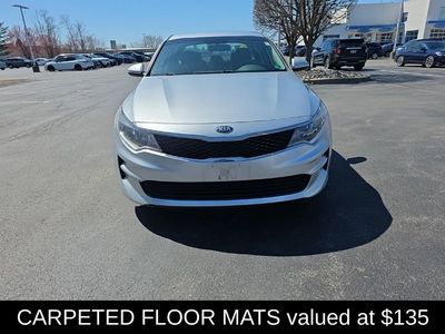 2017 Kia Optima LX - Photo 3