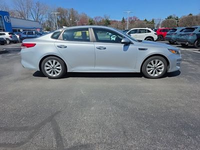 2017 Kia Optima LX - Photo 10
