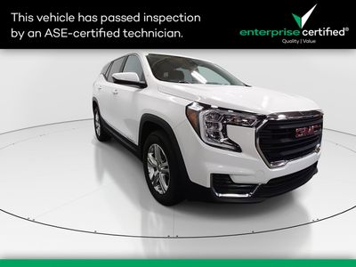 2024 GMC Terrain FWD 4dr SLE — front three-quarter view