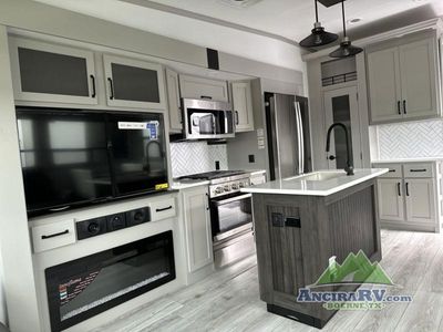 2025 Keystone RV Montana High Country - Photo 9
