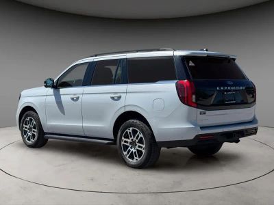 2025 Ford Expedition — side profile view