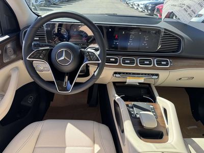 2026 Mercedes-Benz GLE — detail view