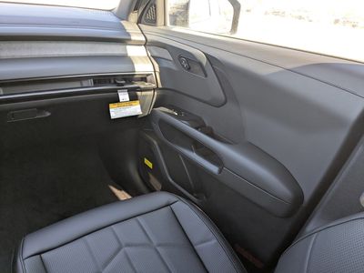 2027 Kia Telluride Hybrid - Photo 23