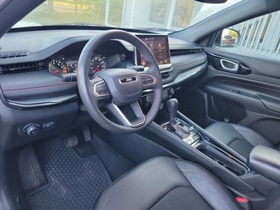 2024 Jeep Compass — photo 13 view