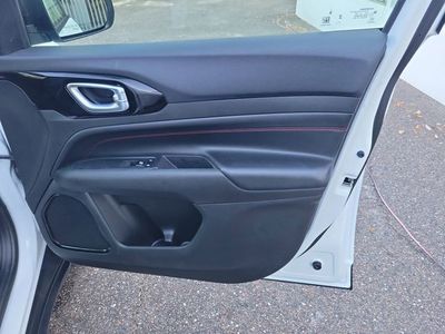2024 Jeep Compass — photo 36 view