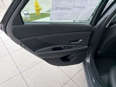 2026 Hyundai Elantra — photo 18 view