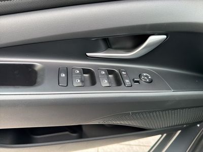 2026 Hyundai Elantra — photo 32 view