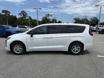 2027 Chrysler Pacifica — detail view