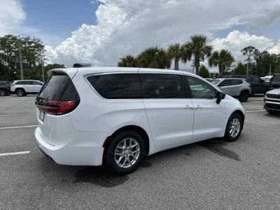 2027 Chrysler Pacifica — side profile view
