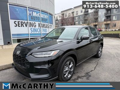2026 Honda HR-V RZ2H3TEW — front three-quarter view