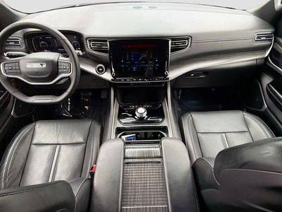 2023 Jeep Wagoneer - Photo 15