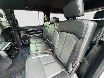 2023 Jeep Wagoneer - Photo 21