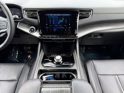 2023 Jeep Wagoneer - Photo 18