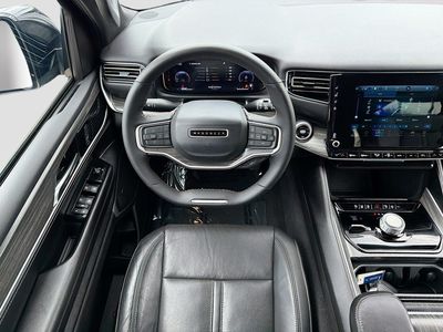2023 Jeep Wagoneer - Photo 16