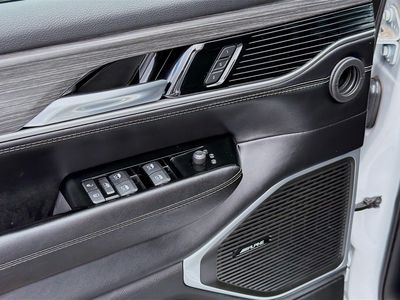 2023 Jeep Wagoneer - Photo 23