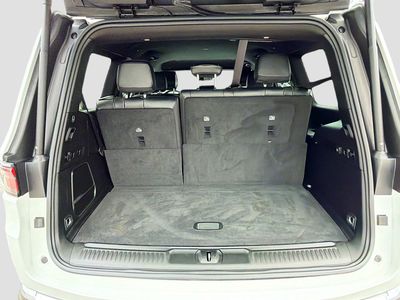 2023 Jeep Wagoneer - Photo 11