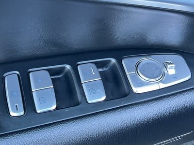 2022 Genesis G70 - Photo 13