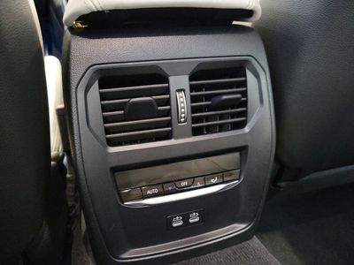 2025 BMW M3 — photo 17 view
