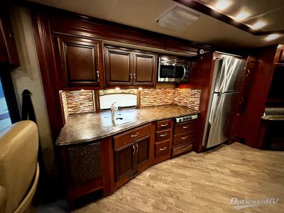 2017 Fleetwood Pace Arrow LXE — photo 11 view