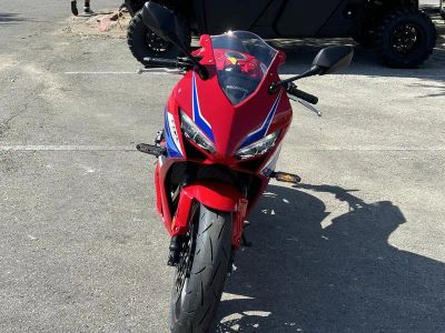 2026 Honda CBR650R E-Clutch - Photo 3