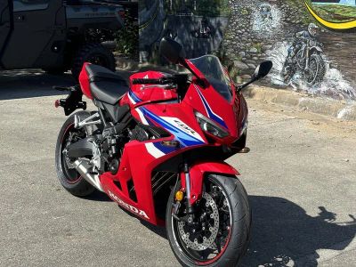 2026 Honda CBR650R E-Clutch - Photo 2