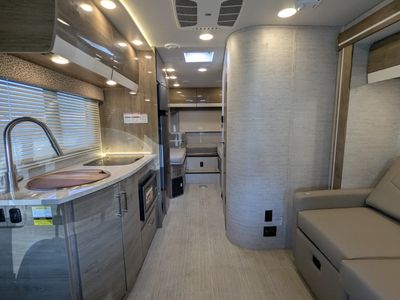 2021 Jayco Melbourne Prestige — photo 26 view