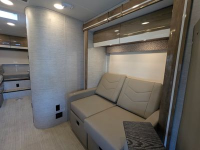 2021 Jayco Melbourne Prestige — detail view