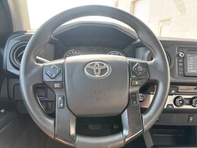 2018 Toyota Tacoma - Photo 18